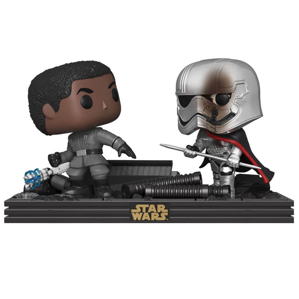 Star Wars The Last Jedi Finn & Captain Phasma Pop! Movie Moment