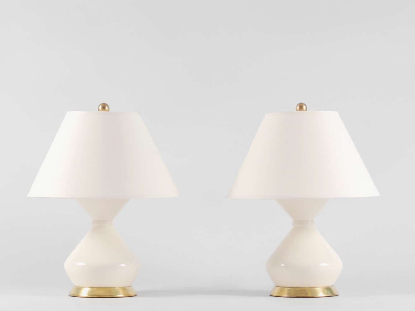 Hager Lamp in Matte White