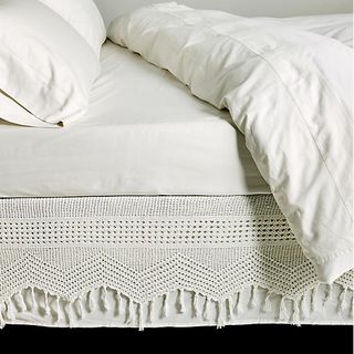 Crochet bed skirt