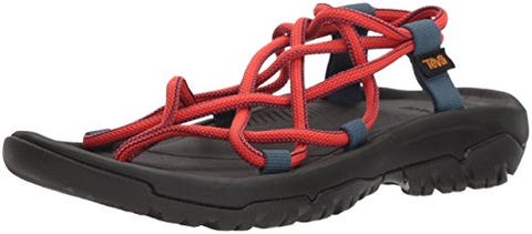 15 Comfortable Walking Sandals For Women That Are Also Super Cute