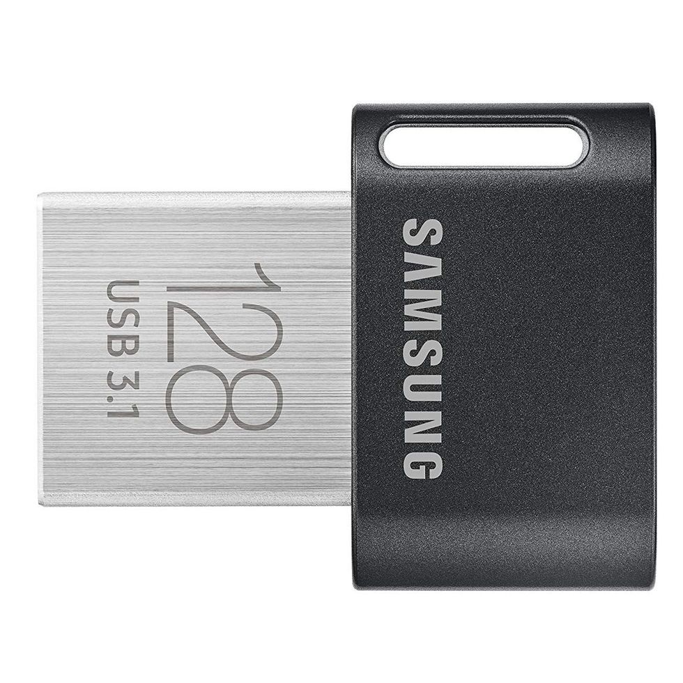 USB Flash Drive vs SD Card - Which is Best?