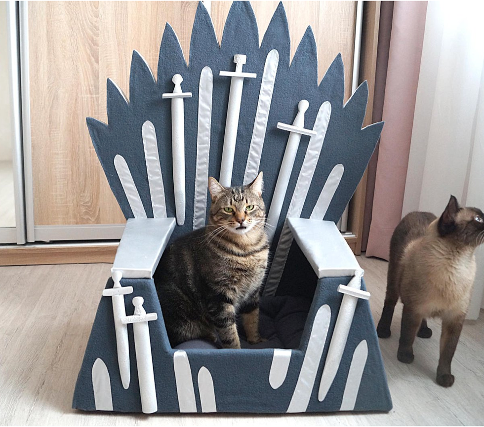 The Best Game of Thrones Decor For The Final Season - Game of Thrones Room  Ideas