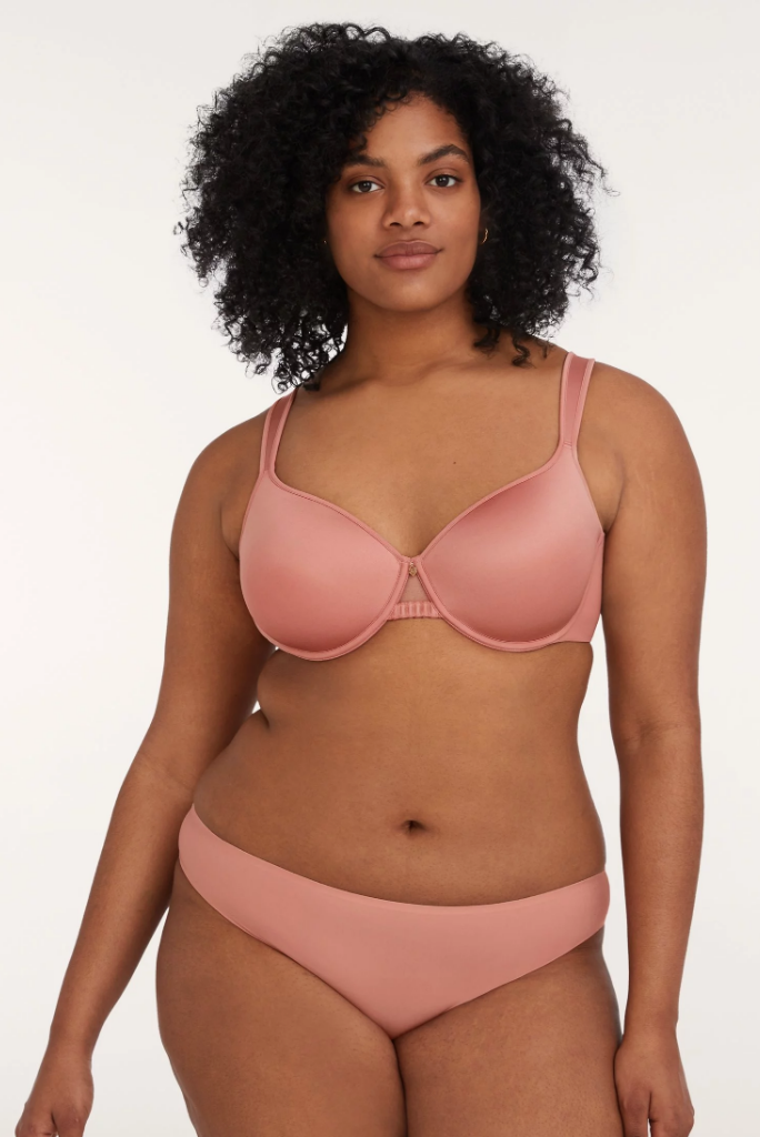 Tips and tricks for finding the perfect fitting bra for big boobs