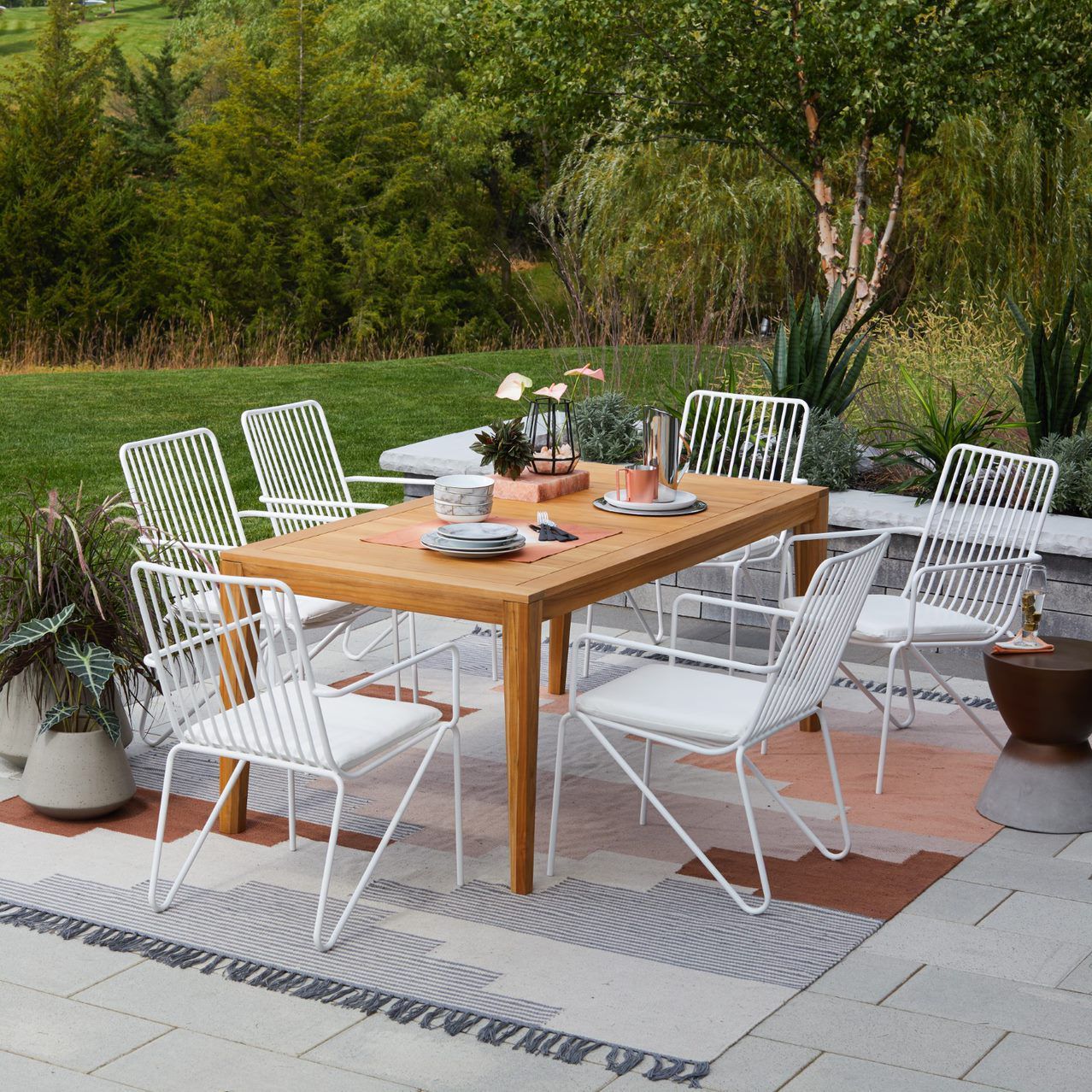 Outdoor table and chairs for online deck