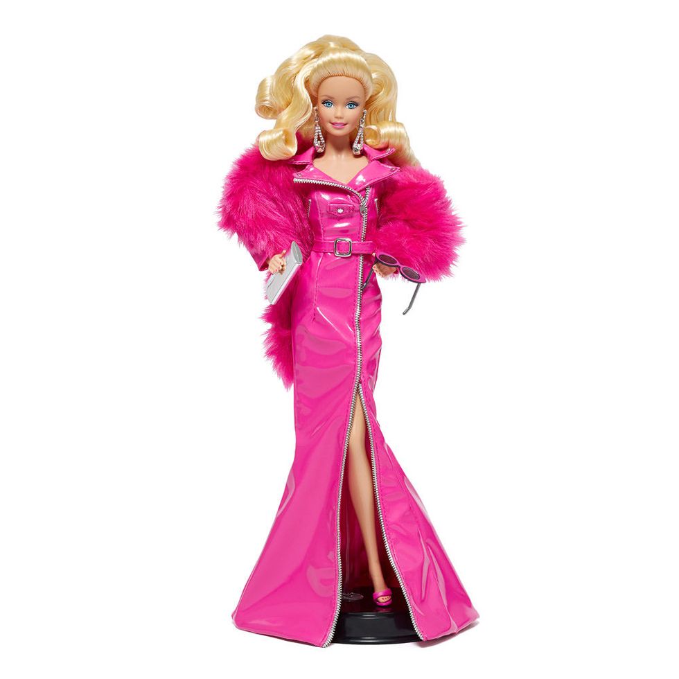Moschino Barbie® Doll 芭比娃娃、約 NT. 2,300