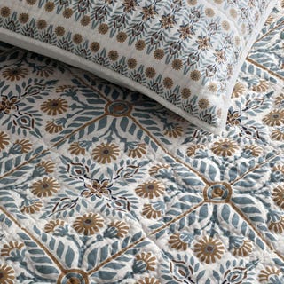 Lancaster Multi Cotton Full/Queen Quilt Lancaster Multi Cotton Full/Queen Quilt