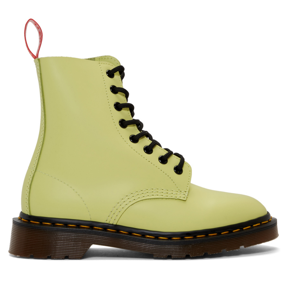 Undercover x Dr. Martens 1460 經典短靴，約 NT. 7,862