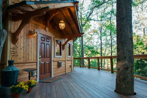 vrbo treehouse
