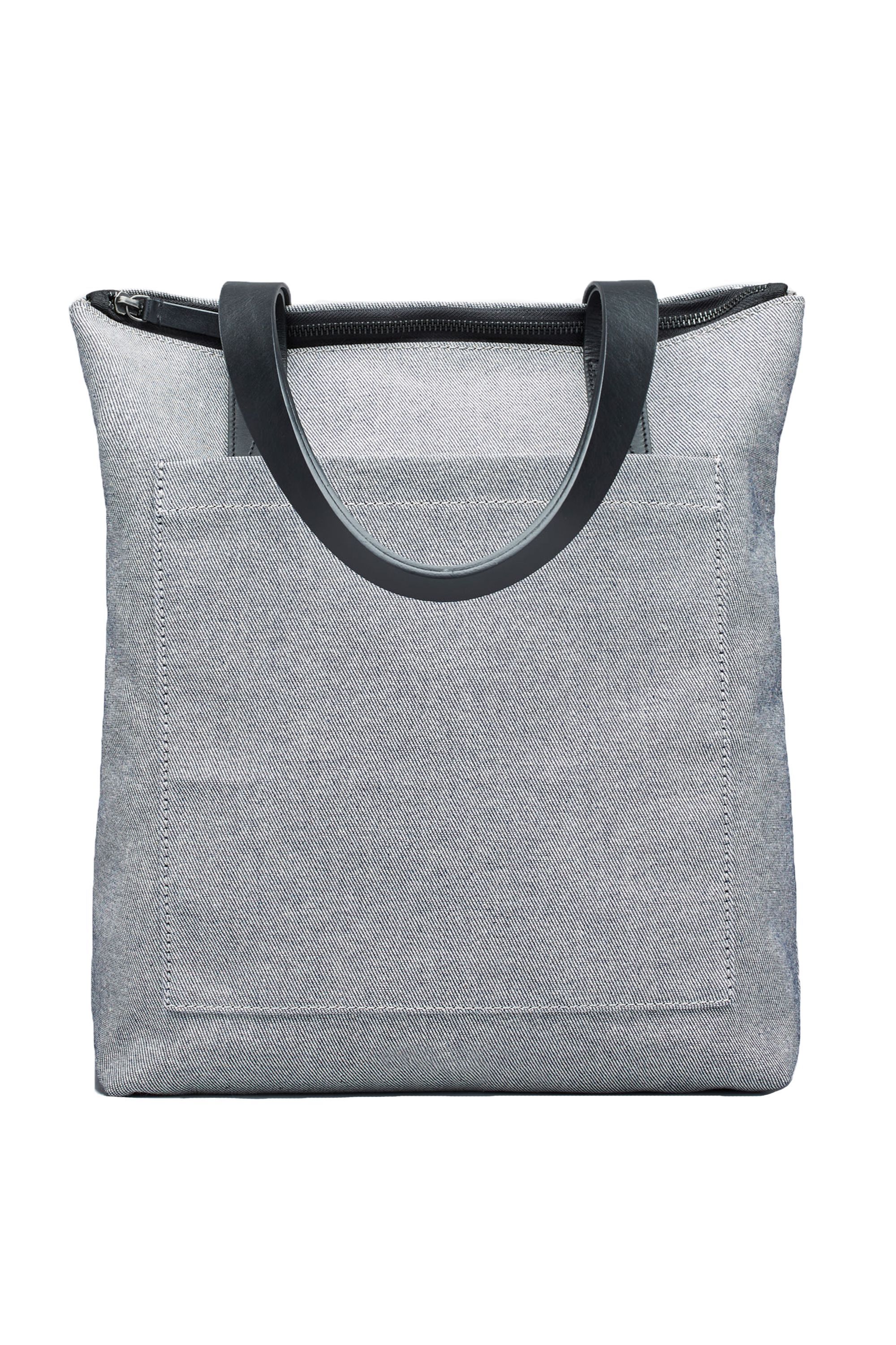 electric yoga lightweight tote in black