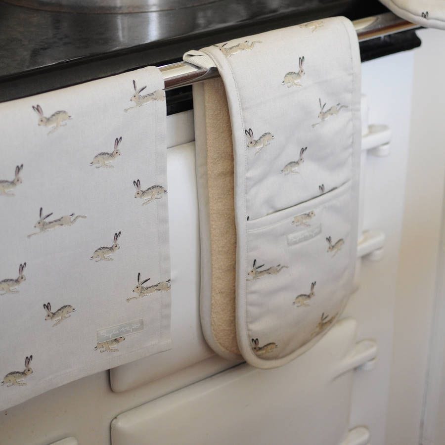 Hare Double Oven Gloves And Tea Towel Set