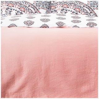 Chevron Matelassé Throw - Blush