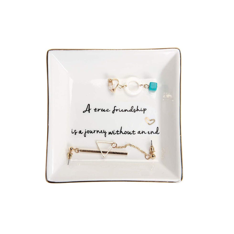 20 Meaningful Friendship Gifts to Celebrate National Friendship Day