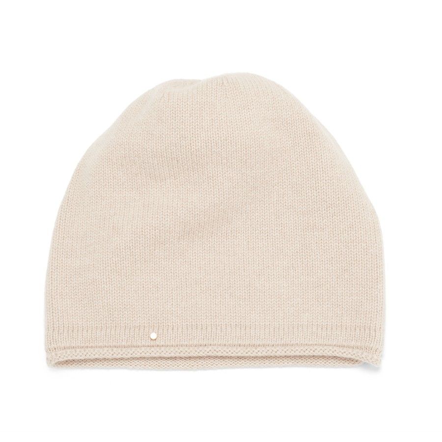 beige wooly hat