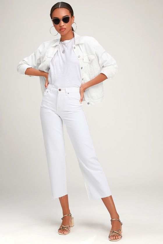 Winter white outfits 2019 - tips for how to wear white in the Winter