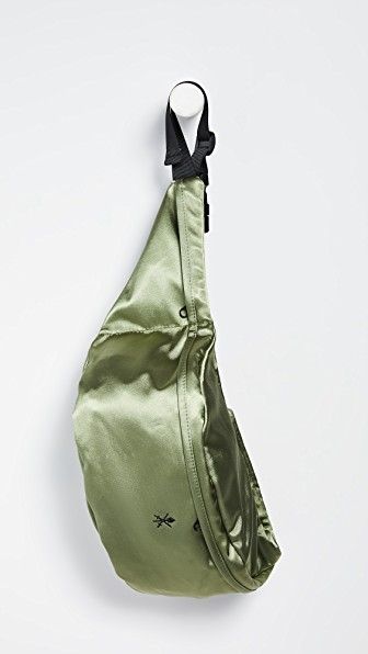 綠色綢緞材質腰包