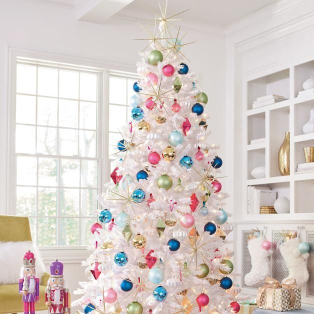 pink and blue christmas tree lights