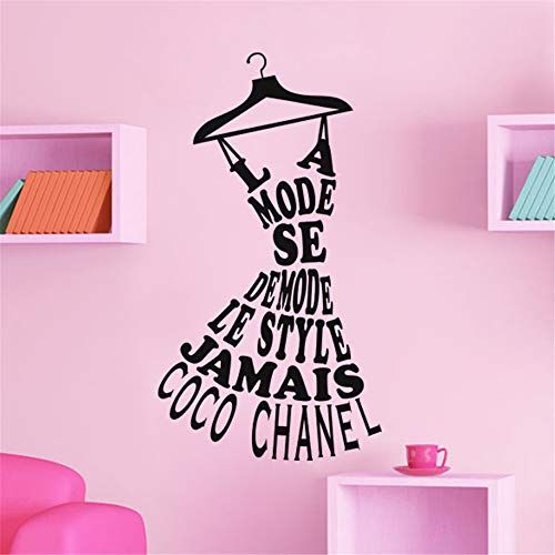 Adesivo murale con una classica frase di Coco Chanel