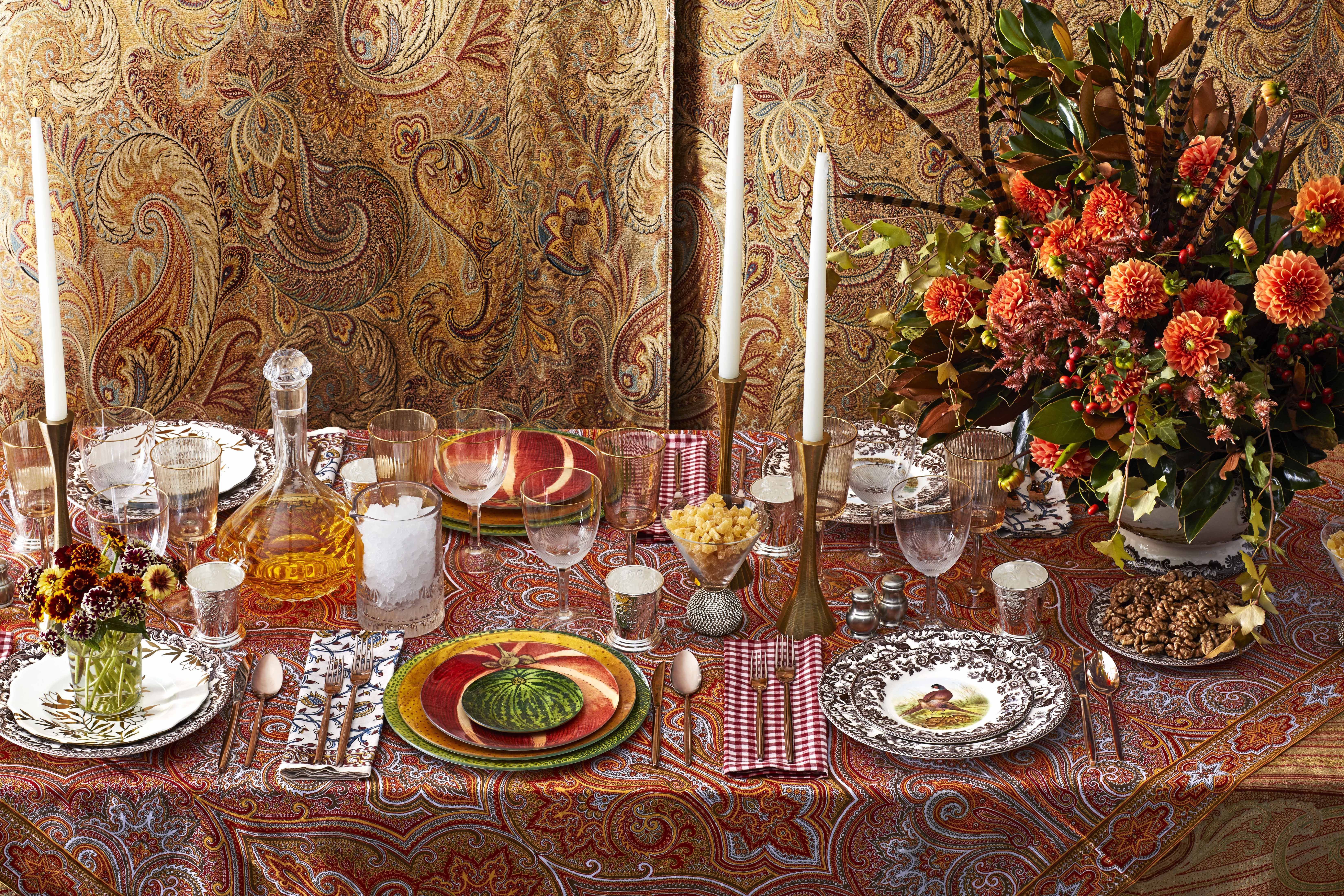 26 Thanksgiving Table Setting Ideas, Elegant Dining Room Tablescapes