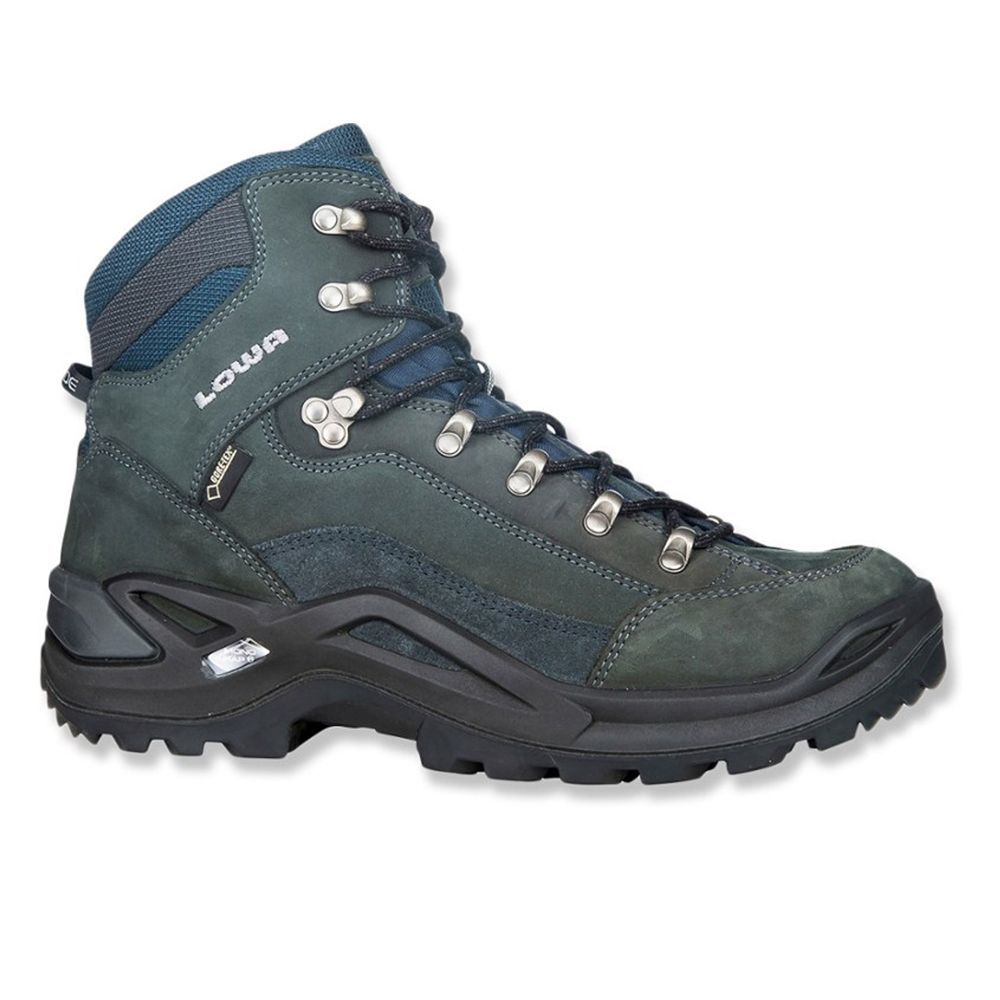 hiking boots for muddy terrain