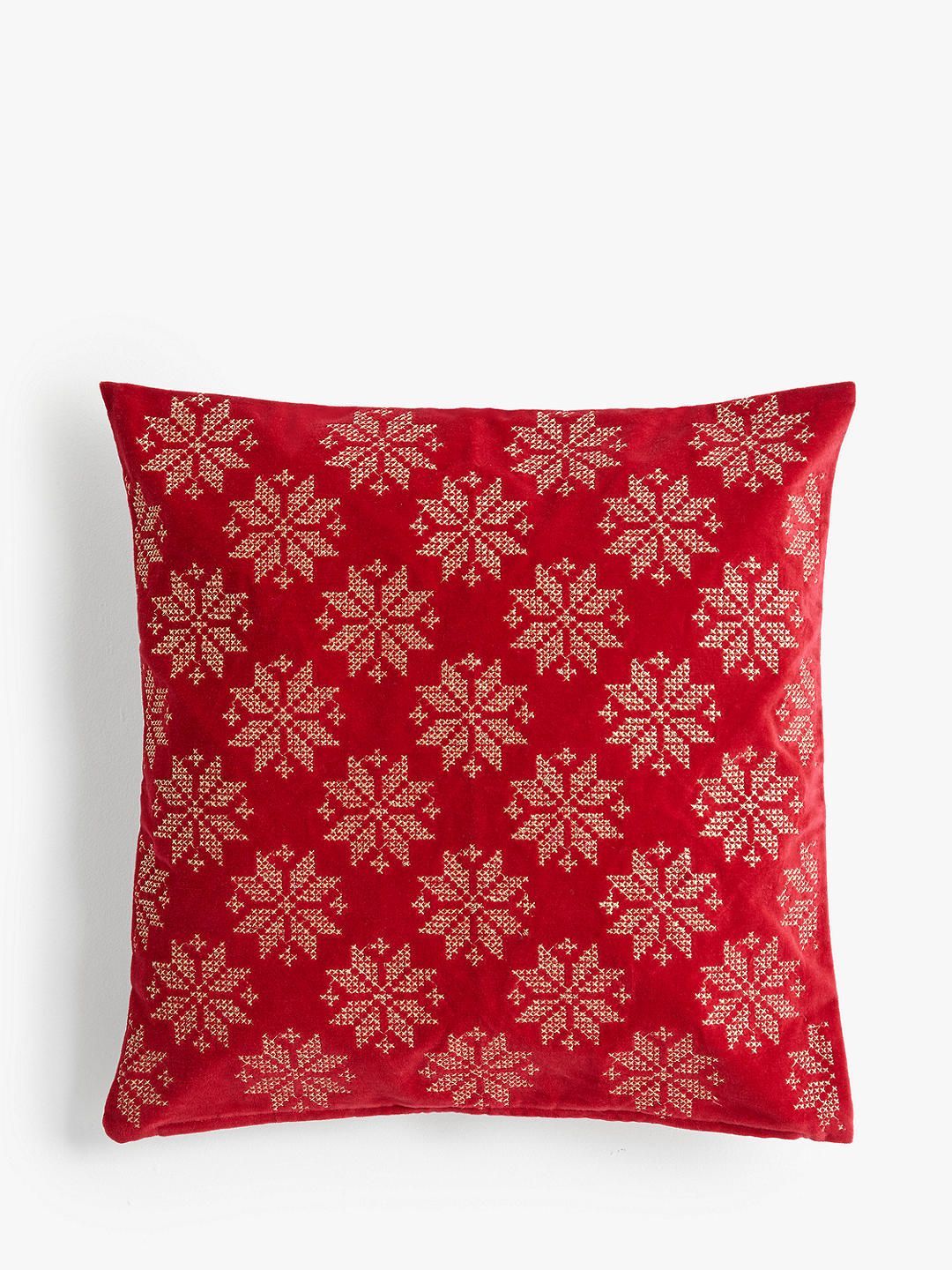 13 Christmas Cushions For Your Sofa or Bed Stylish and Easy DIY Christmas Pillows