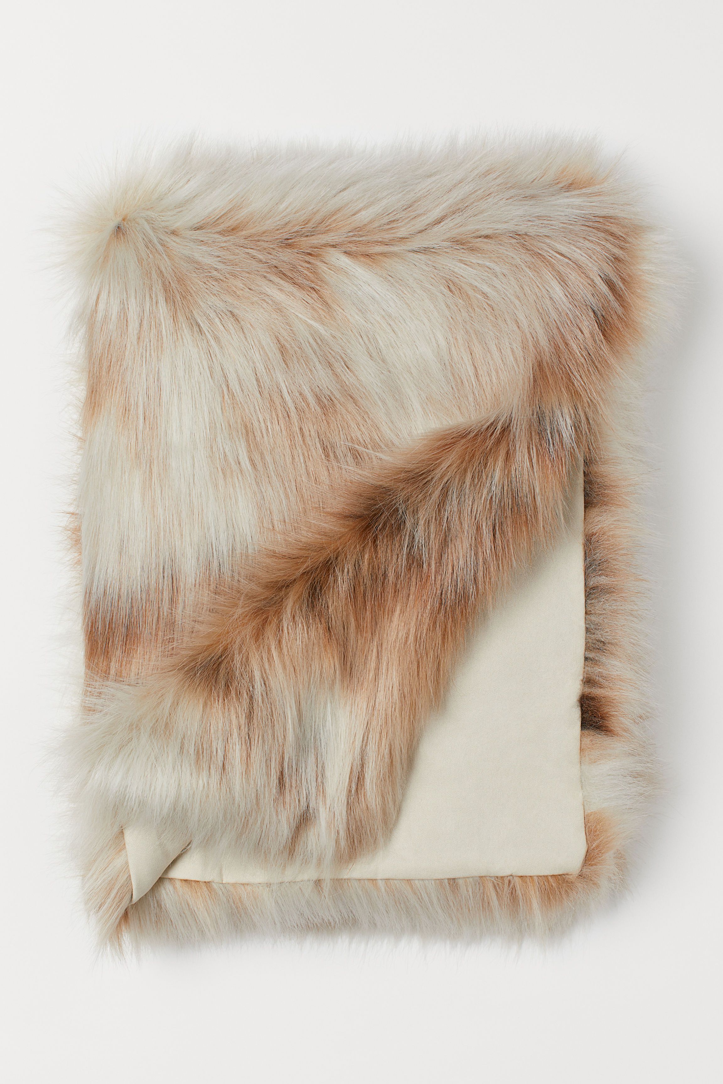 10 Best Faux Fur Throw Blankets for 2019 - Soft Faux Fur Throws