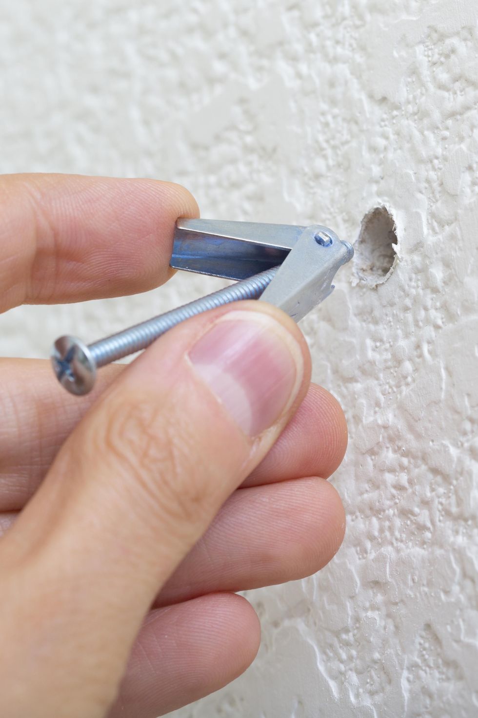 No-Tool Drywall Picture Hook - Reliable Fasteners