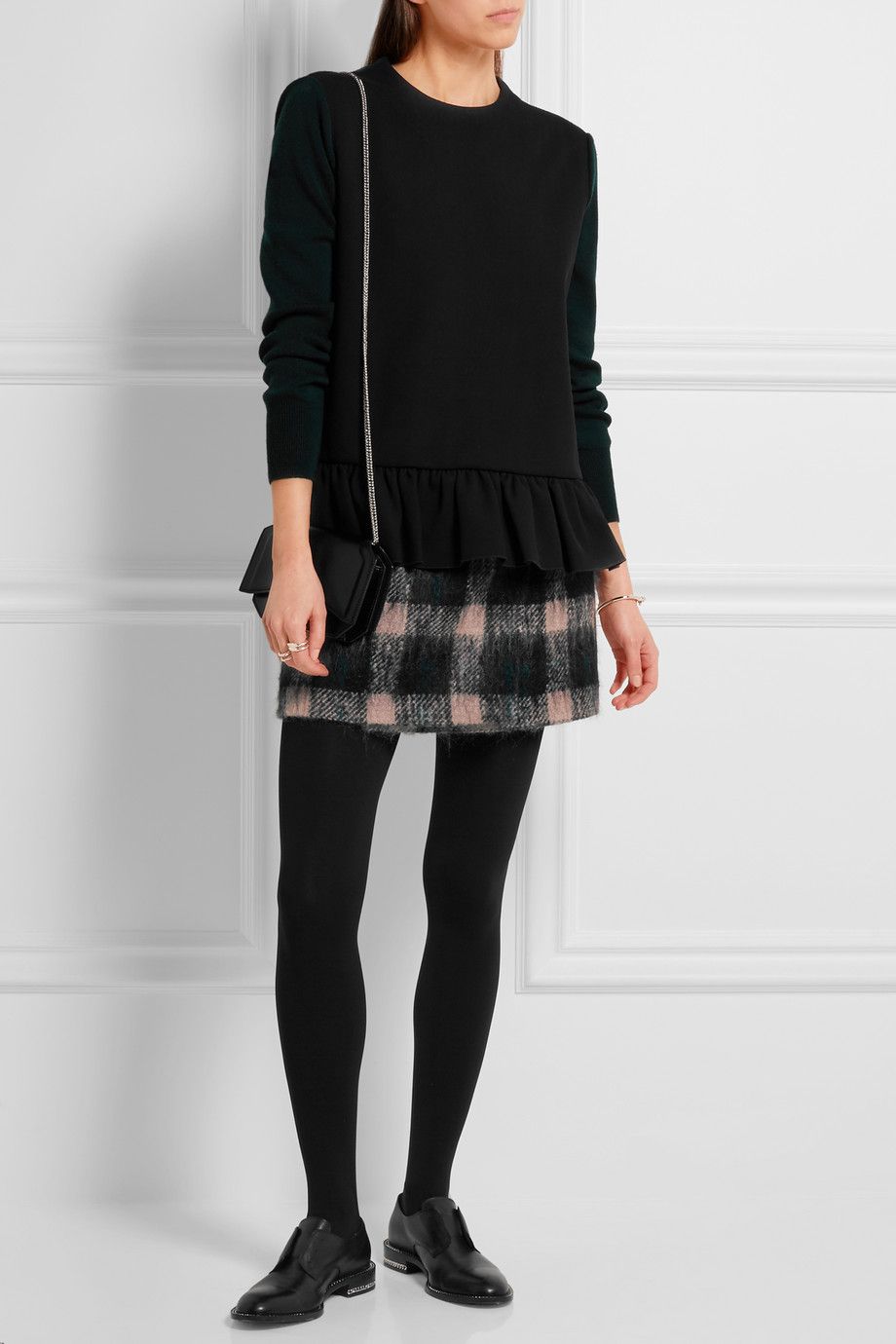 HOW TO STYLE BLACK TIGHTS: 6 CHIC SKIRTS & DRESSES OUTFIT IDEAS FOR WINTER  