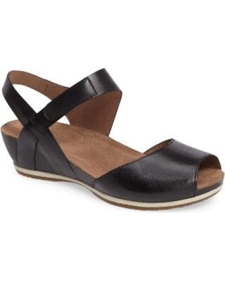comfortable women's shoes for standing all day