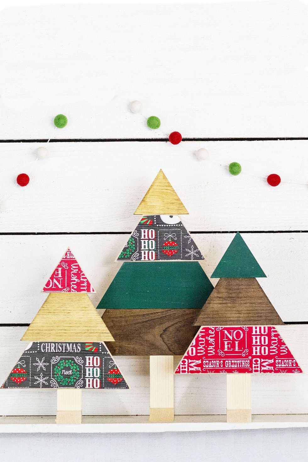 Rustic Pallet Christmas Trees 