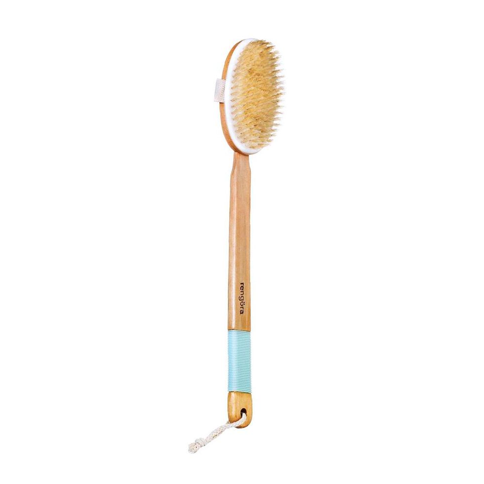 11 Best Body Brushes for Exfoliating: Brighten and Enhance Your Skin – WWD
