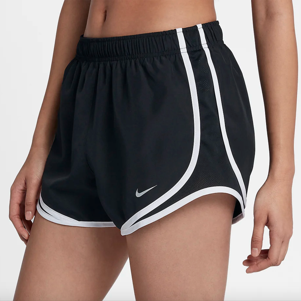 Nike Tempo 運動短褲（又稱「真理褲」）