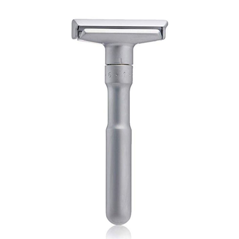 How tight should safety razor be?