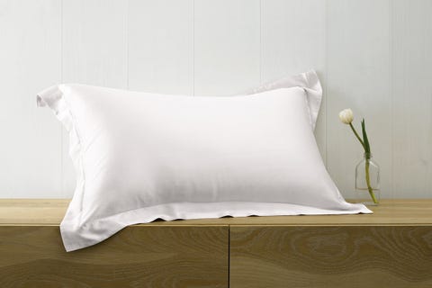 23 Best Silk Pillowcases for Hair & Skin Protection