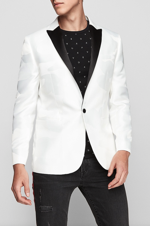 16 Best Prom Tuxedo and Suit Styles of 2021 - Cool Prom Outfits for Guys