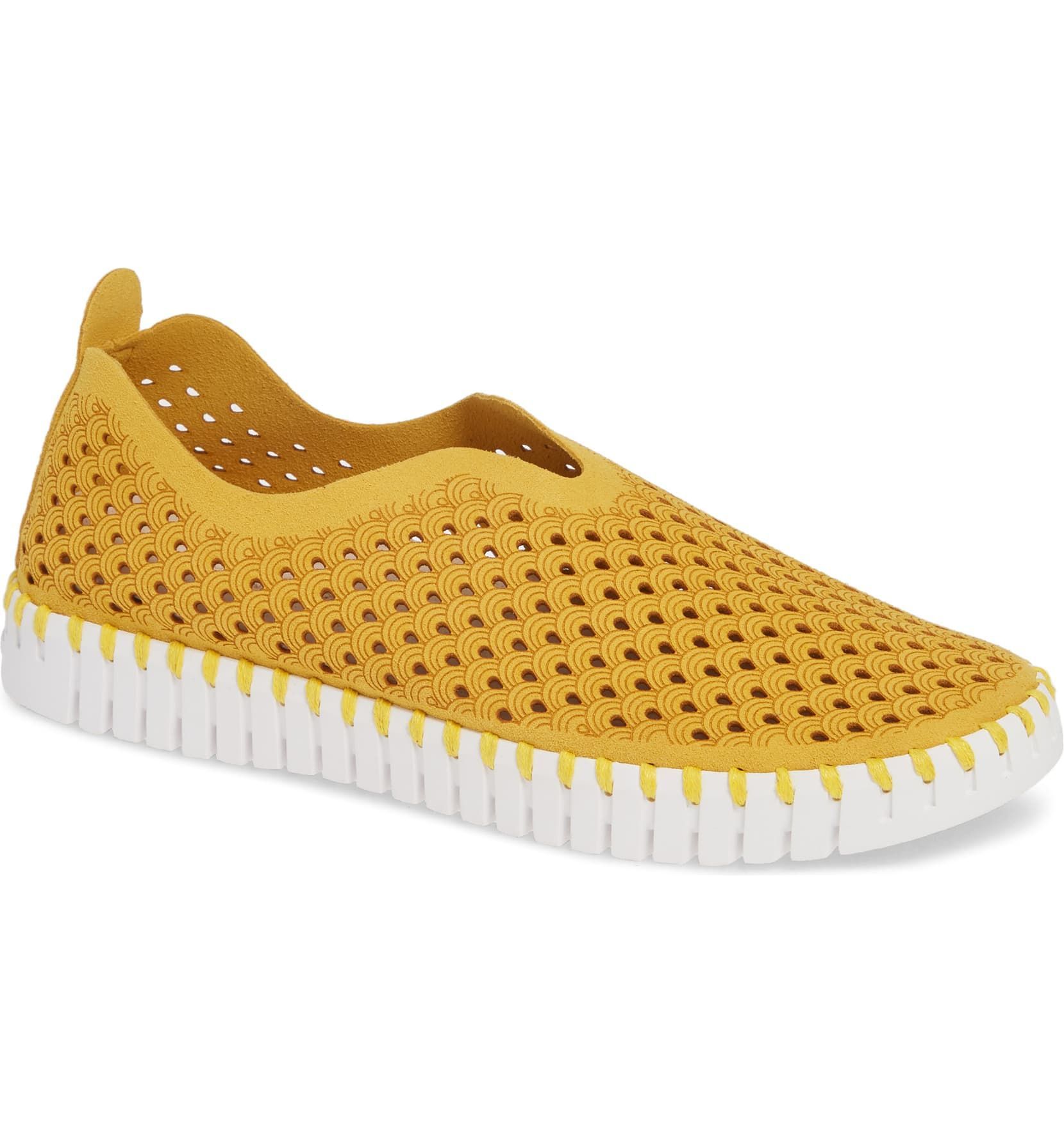 slip on gym shoes womens