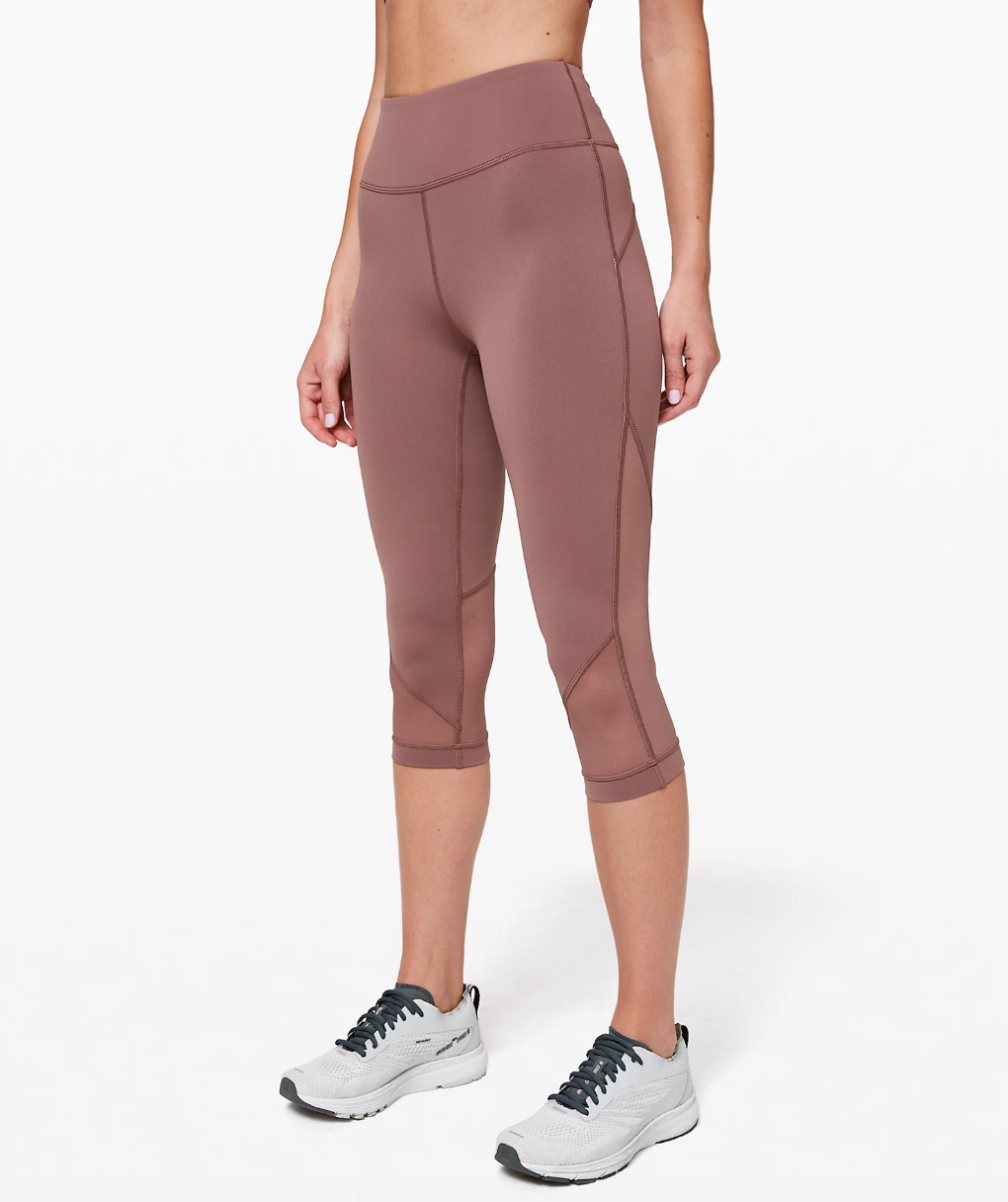 Celeb-Loved Athleisure Brand Alo Yoga Is Having a Sale Up to 40% Off | Us  Weekly