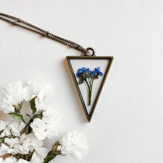 A Forget Me Not Flower Necklace