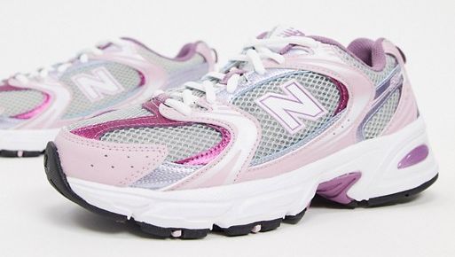 New Balance 530 trainers in pink