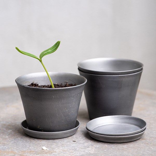 Metal grow pots