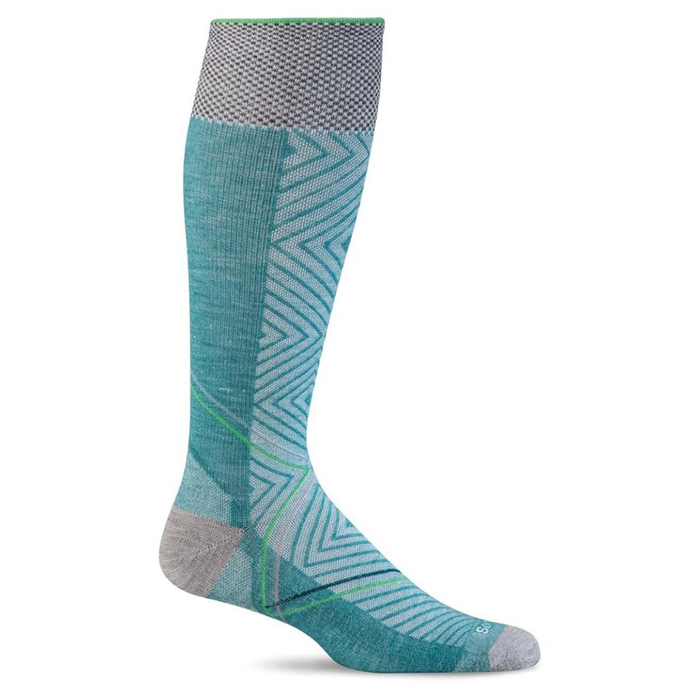 10 Best Compression Socks for Nurses 2020, According to Reviewers