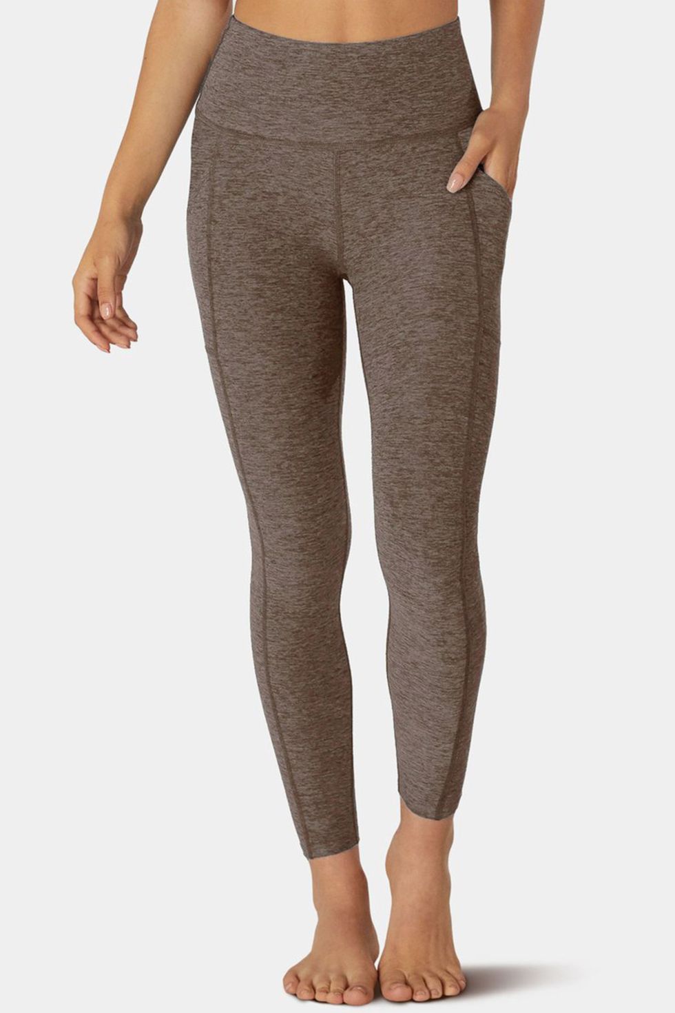 How Do Beyond Yoga Leggings Fit? Finding Your Perfect Pair - Hey Pretty  Thing