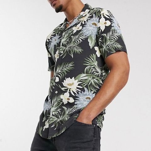 1586963894-best-hawaiian-shirt-4-1586963890.jpg
