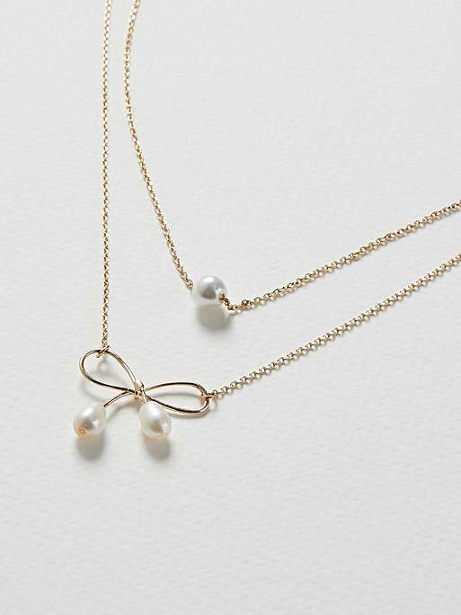 Begonia Pearl Bow Layered Chain Necklace