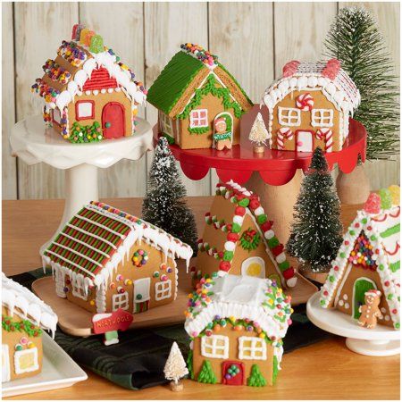 Holiday Town Gingerbread House Decorating Kit