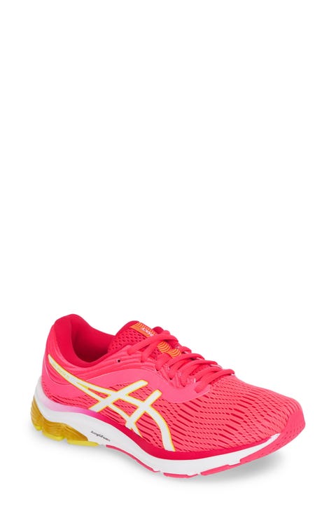 most comfortable women's casual sneakers