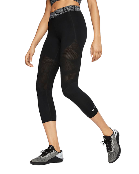 https://hips.hearstapps.com/vader-prod.s3.amazonaws.com/1589979713-best-cropped-nike-leggings-1589979703.png?crop=0.8xw:1xh;center,top&resize=480:*