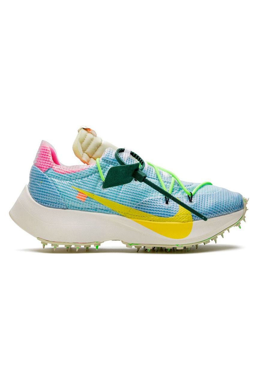 nike shoes below 1000