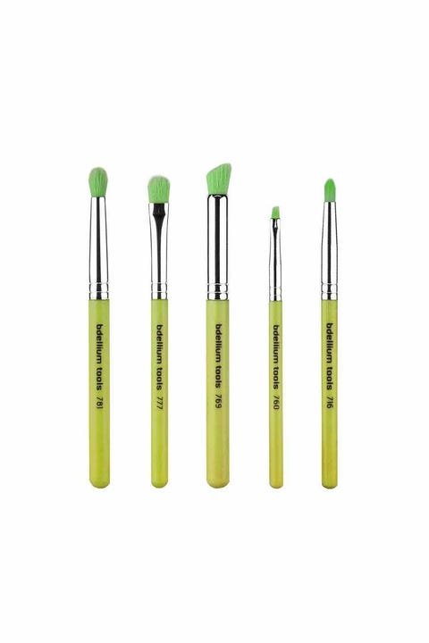 13 Best Makeup Brushes For Beginners 2021 - Best Makeup Brushes For Sensitive Skin 13 Best Makeup Brushes For Beginners 2021 - Best Makeup Brushes For Sensitive Skin