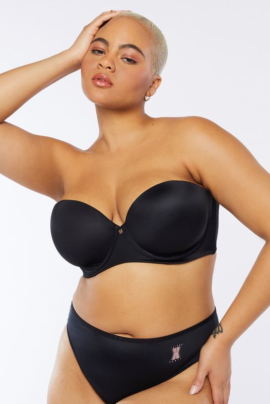 5 Plus-Size Strapless Bras That *Actually* Stay Up, According to Reviews
