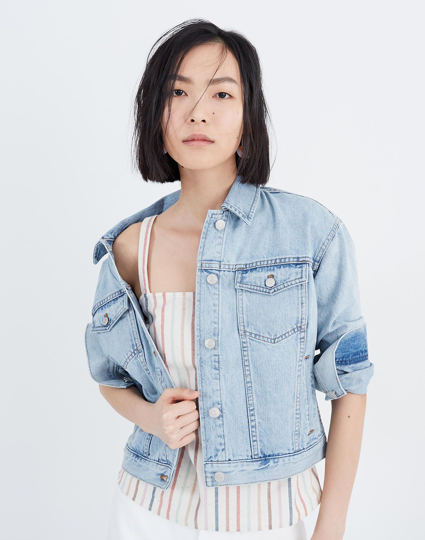 outfits with cropped denim jacket